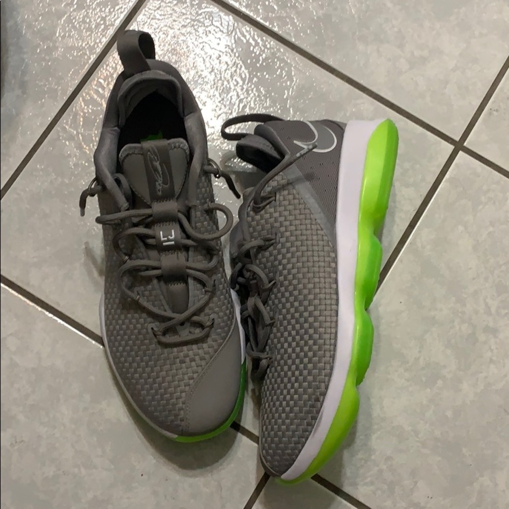 Men sneakers shoes